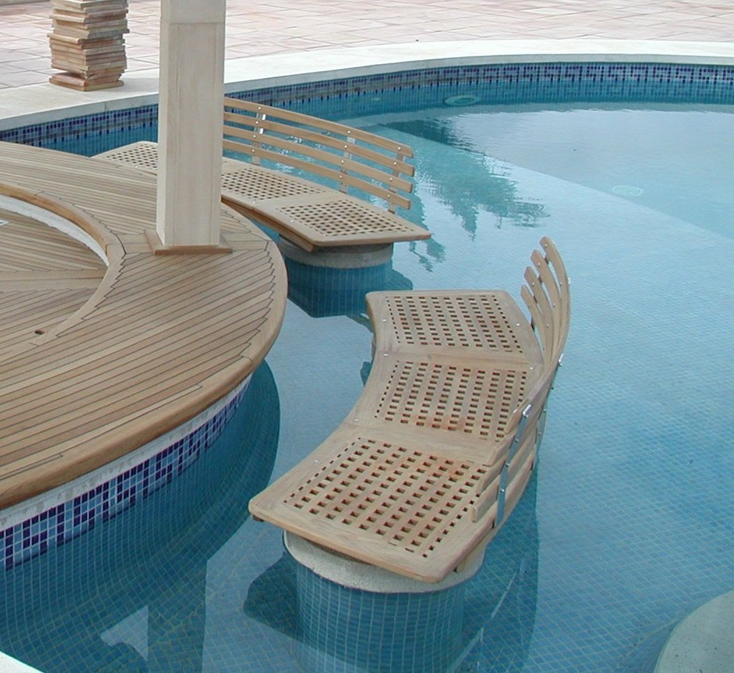 View on a grating for the poolbar
