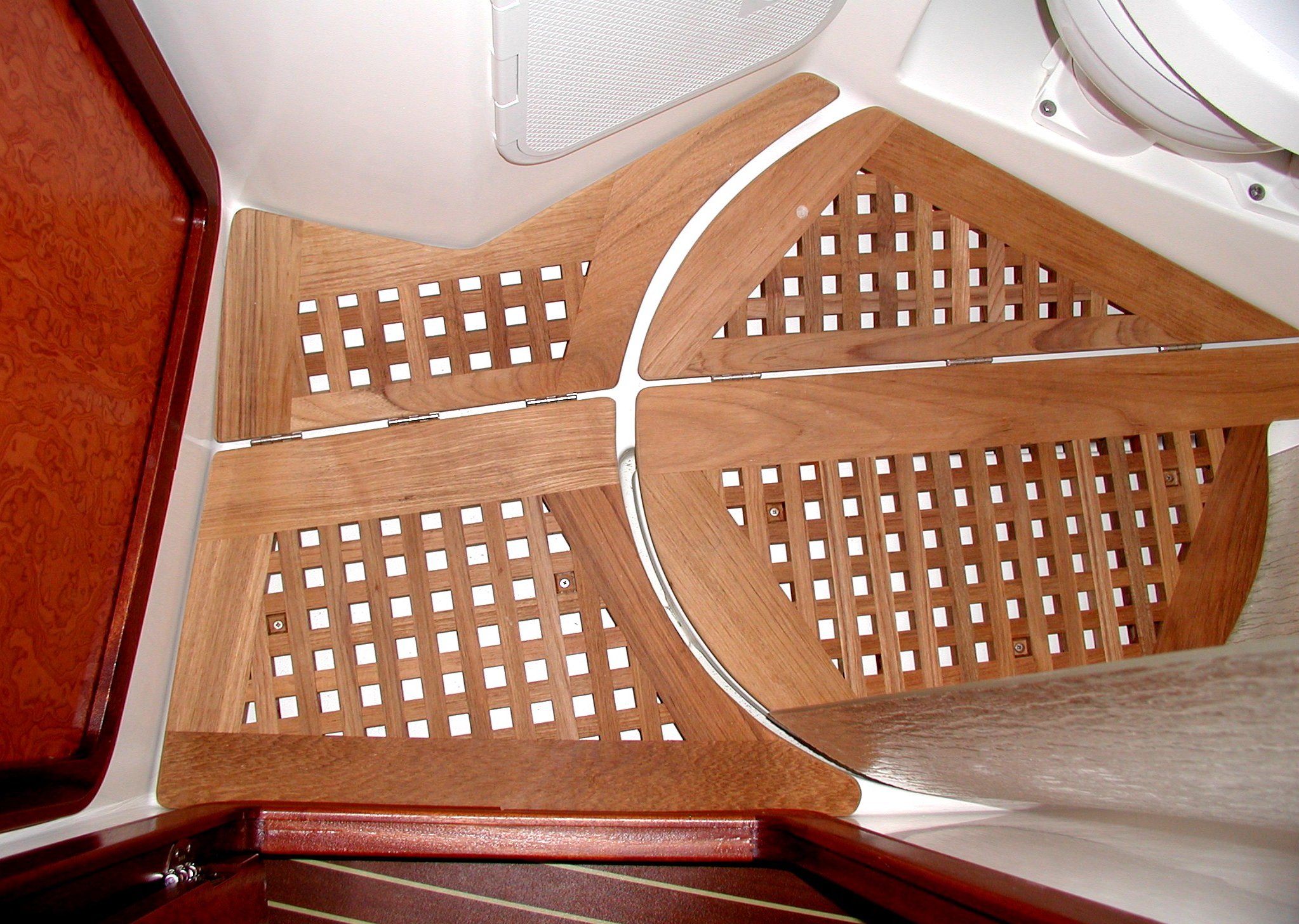 View Bavaria 380/38 Sport, grating for the head