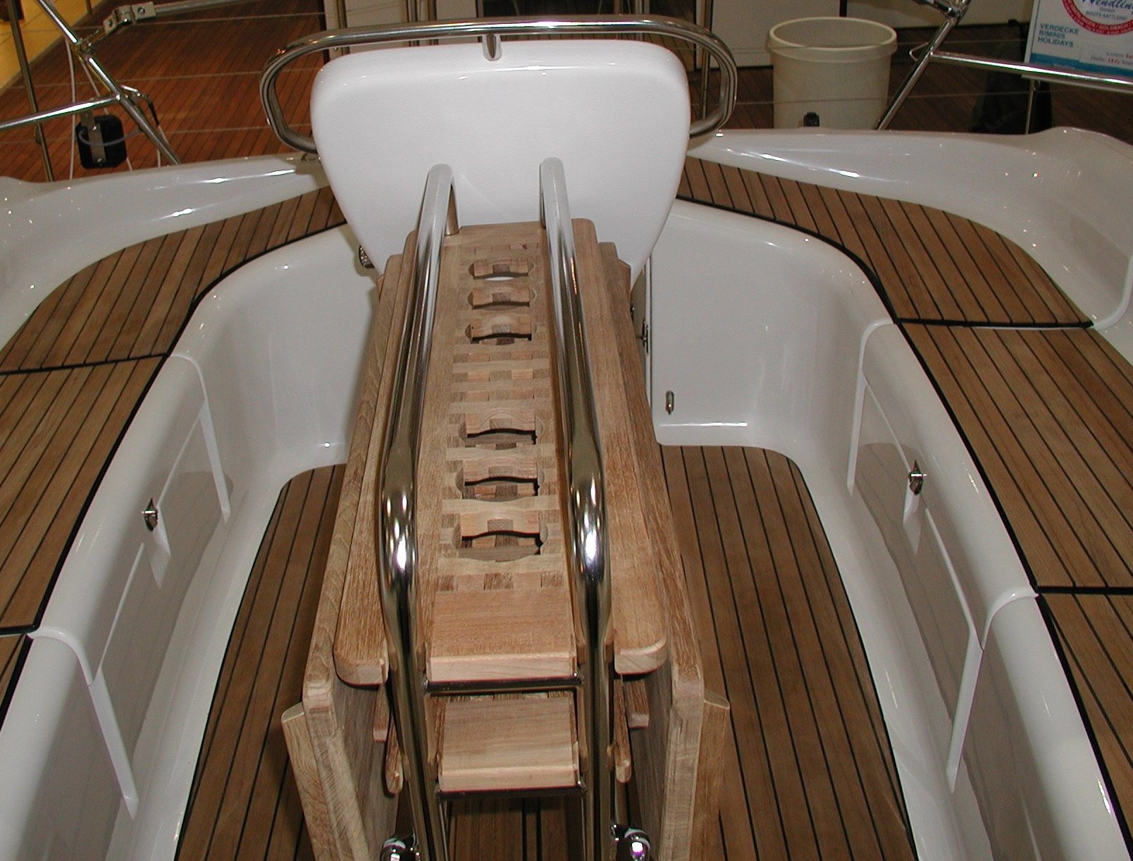 Front view fixing cockpit table on a Bavaria Yacht, folded