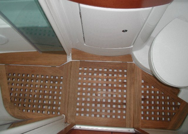 View on a grating for a head, Jeanneau sailing boat